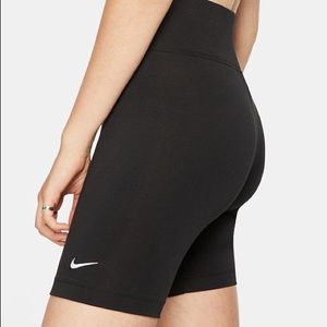 Nike Women’s Leg-A-See Bike Shorts- Tight fit